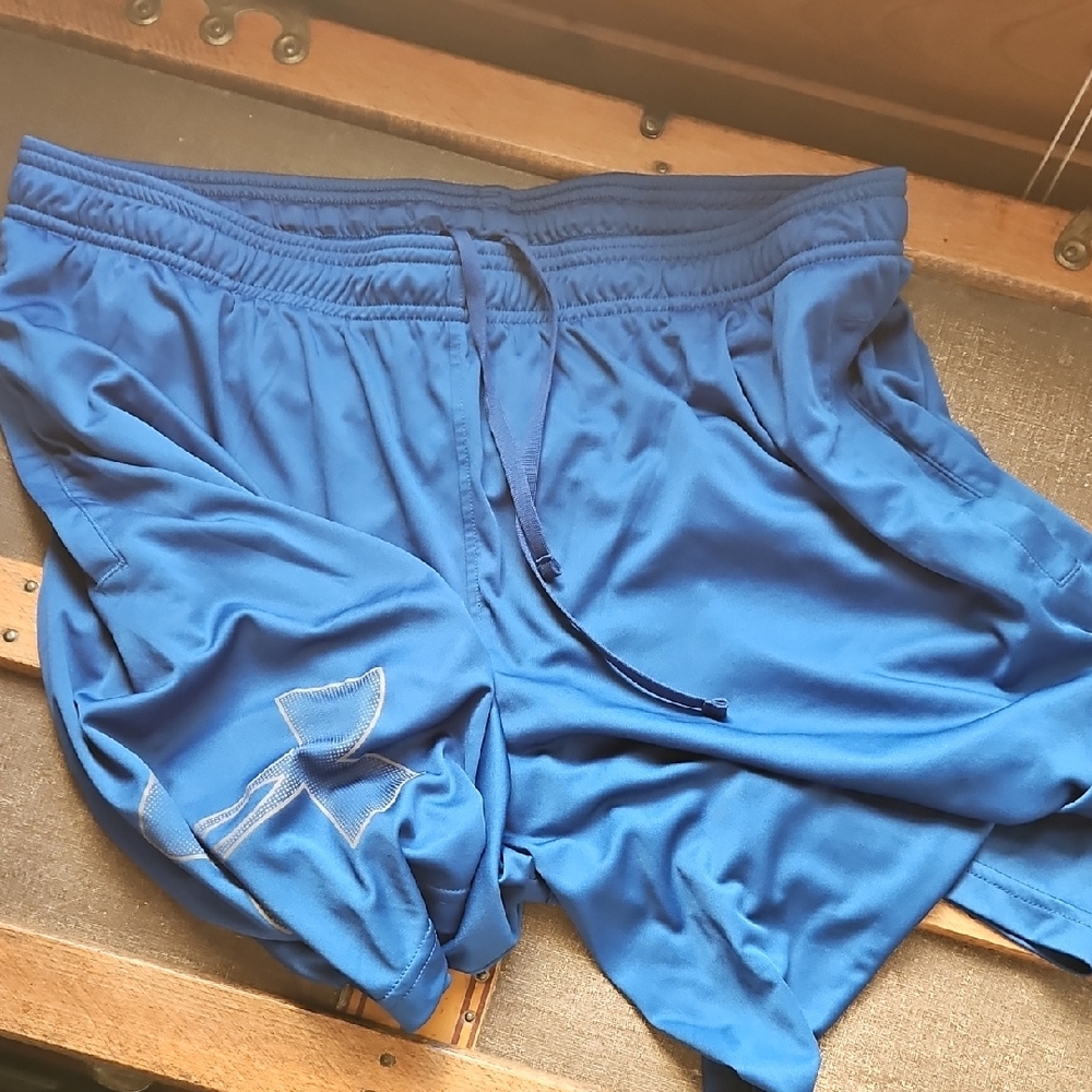 Mens XL Heatgear Under Armour Shorts